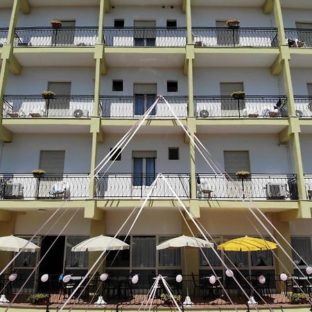 Hotel Ines Cesenatico Exteriér fotografie