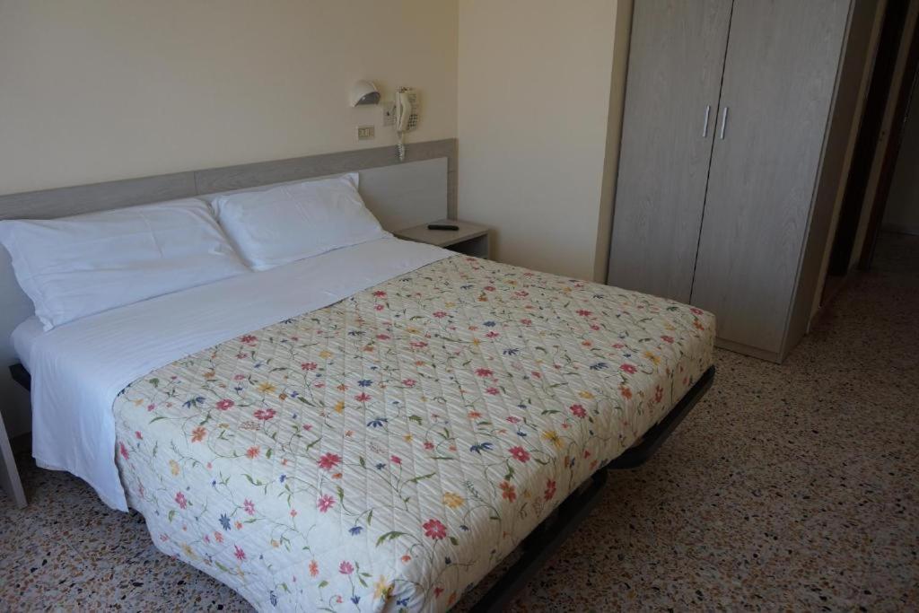 Hotel Ines Cesenatico Exteriér fotografie