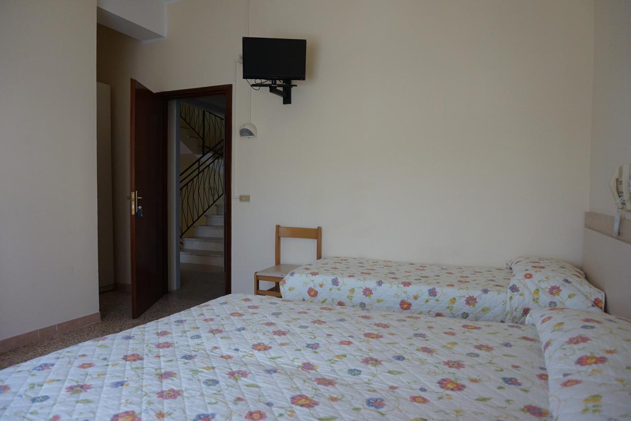 Hotel Ines Cesenatico Exteriér fotografie