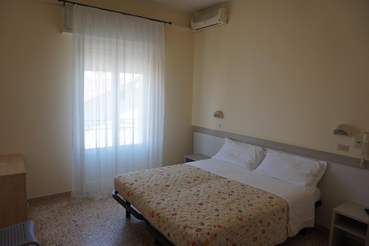 Hotel Ines Cesenatico Exteriér fotografie